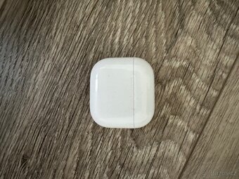Apple AirPods 4 (bez ANC) - 5