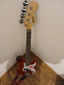 Baskytara Fender - 5