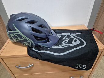 Helma TroyLeeDesigns A1 - 5