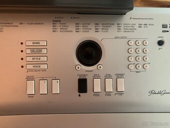 Klávesy Yamaha Portable Grand DGX-230 - 5
