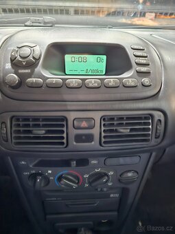 Toyota Corolla 1.4 vvti 71kw, r.v. 2000 - 5