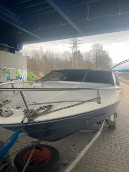 Bayliner Capri 1851 s prívesom a motorovým člnom - 5