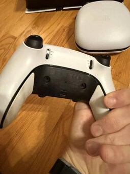 PlayStation 5 Pro + záruka + 4 hry - 5