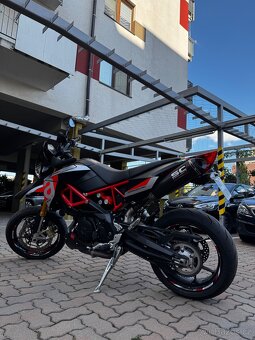Aprilia Dorsoduro 900 - 5