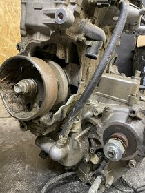 Suzuki GSX-R 1000 K4 díly motoru - 5