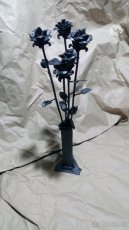 Kované růže z vázou - 5