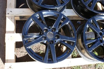 černá R16 alu kola BMW style 473 5x120 take VW Skoda Seat - 5