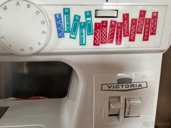 Šicí stroj Victoria Graffiti - pěkný - 5