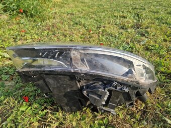 Leve predné svetlo Volvo S60, V60 - 5