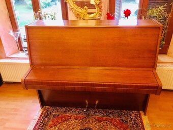 Klavír Steinway&Sons Mod-V125 Mint stav - 5