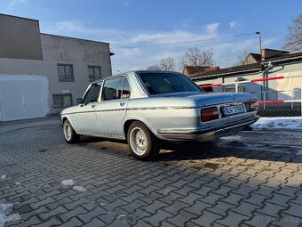 BMW e3, 3.0L - 5