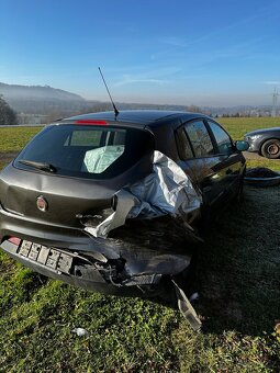 Fiat Bravo 1.9 JTD 2007 88kW – po nehode, alu, 15000kč - 5