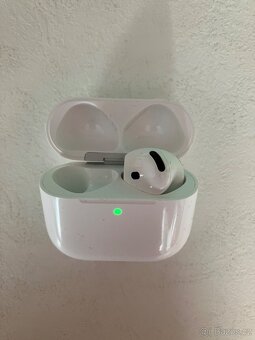 AirPod 4 - 5