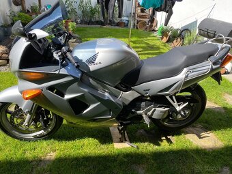 Honda VFR 800 Fi r.v. 2001 - 5