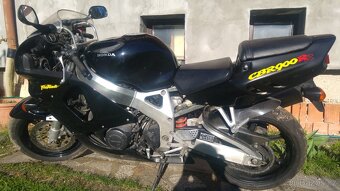 Honda CBR 900rr - 5