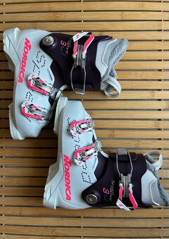 Dětské lyžáky Nordica Speedmachine J3 - 21/21,5 - 5