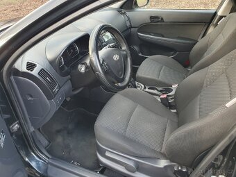 Hyundai I30 CW 1.6crdi COMBI 66KW r.v. 2010 - 5