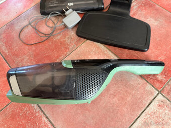 Bezsáčkový vysavač AEG CX7 - 5