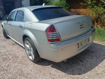 // CHRYSLER 300C SEDAN 3.0 CRD 2008 // DÍLY - 5