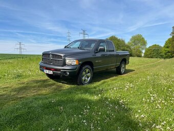 DODGE RAM 5.7 HEMI V8 4x4 - 5