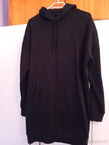 Černá oversized mikina/šaty s kapucí - 5