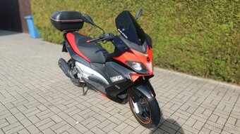 Aprilia SR MAX 125 - 5
