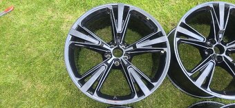 Originální alu kola Audi Sport Q8 R21 - 5