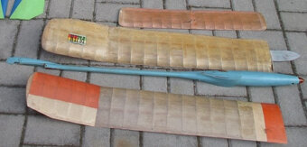 Starý větroň trup křídlo na stěnu opravu apod. - 5