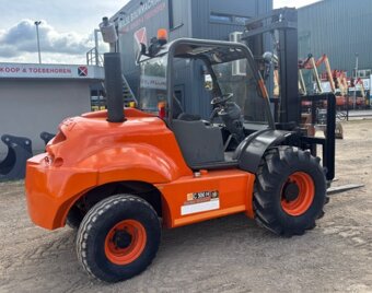 TERÉNNÍ VZV AUSA C500 H x 4 - 5