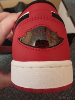 ORIGINÁLNÍ BOTY NIKE JORDAN 1 LOW SE Z NĚMECKA 43 - 5
