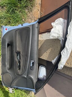 Levé přední dveře VW Passat b5 sedan - 5