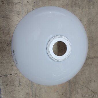 Stropní světlo s čidlem a žárovkou - 5