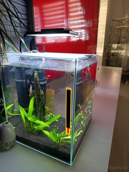 Akvárium se světlem a motorkem - 5