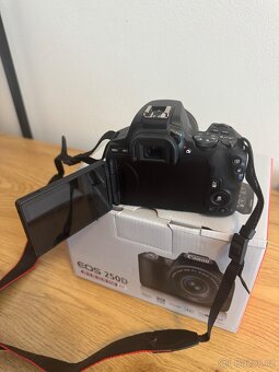 Canon EOS 250D - 5