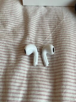 Apple AirPods generace 3 - 5