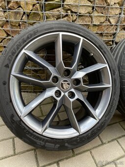 Škoda Octavia 3 Gemini alukola 18, letní pneu 225/40 - 5