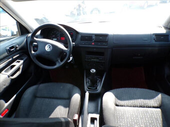Volkswagen Golf 1,6 16V-HNED ODJÍŽDÍTE - 5