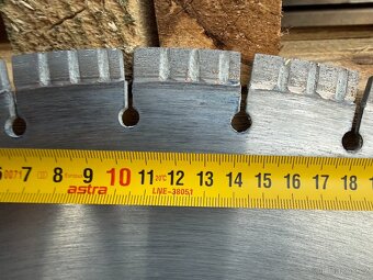 Prodám diamantový řezný kotouč 700mm - 5