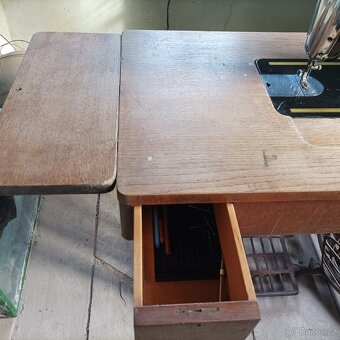 ŠICÍ STROJ MINERVA - 5