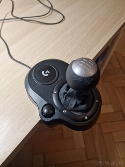 Logitech G26 Driving Force + řadící páka - 5