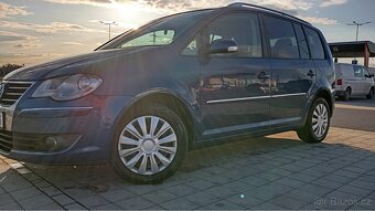 VW Touran 125kw 7 míst - 5