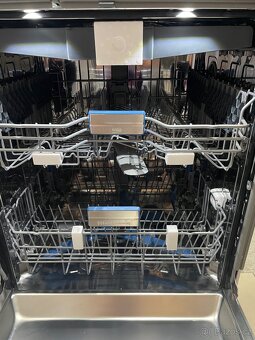 Nepoužitá myčka Beko BDIN38650C - 5