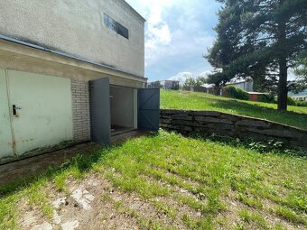Pronájem garáže 19 m² s elektřinou (230/380 V) – klidná loka - 5