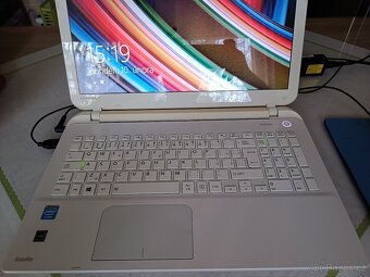 Toshiba Satellite L50-B-1FL (PSKTUE-01X00CCZ) - 5