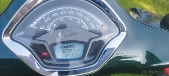 Vespa 300 GTS české SPZ - 5