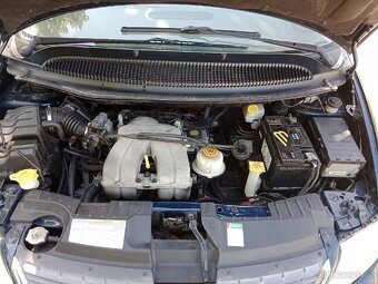 Chrysler Voyager 2.4i 16V - benzín 108kW, 2004 - 5