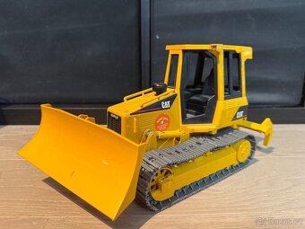 Buldozer CAT - Bruder toys - 5
