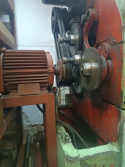Soustruh SN 400 - 5
