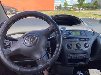 Toyota Yaris (5/2005) 1.0 - 5