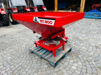 Rozmetadlo  hnojiv - 5